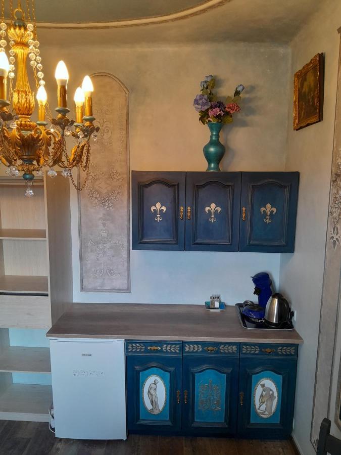 Penthouse En Bleu Royal Apartment Vinca Exterior foto