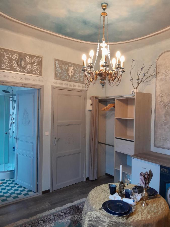 Penthouse En Bleu Royal Apartment Vinca Exterior foto